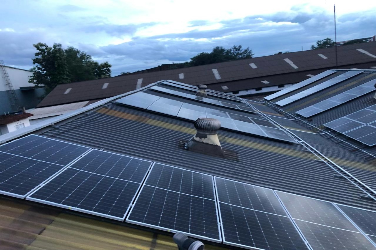 Warehouse Solar Setup (Industrial solar installation)